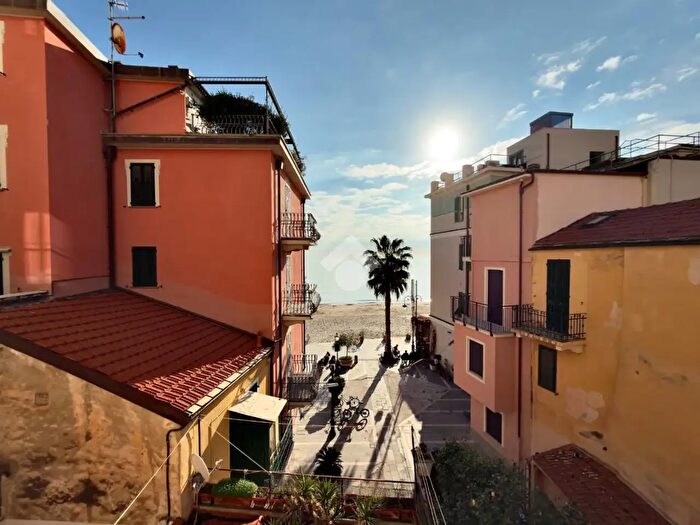 Appartamento bilocale in vendita in Via Giuseppe Garibaldi, Alassio