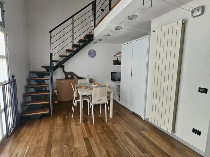 Appartamento trilocale in affitto in Via Montalese, Montemurlo