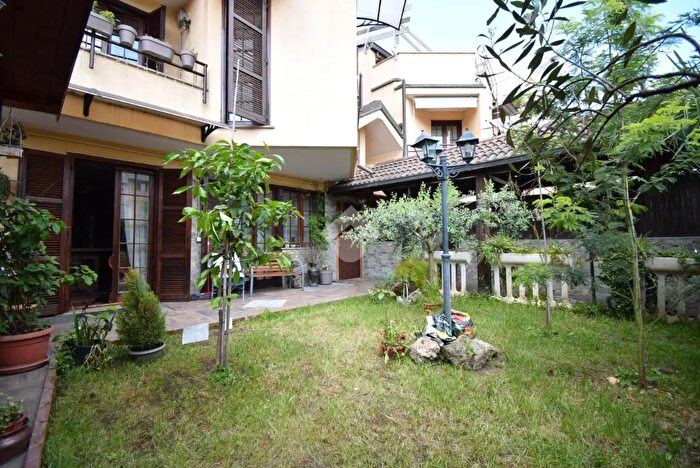 Casa quadrilocale in vendita in Via delle Camelie, Cologno Monzese