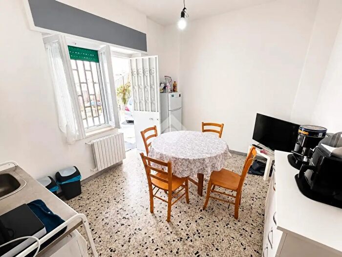 Appartamento trilocale in vendita in Via Pigna, Napoli