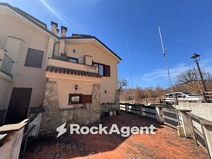 Appartamento bilocale in vendita in Via Valle Maggiore Lucoli, Lucoli