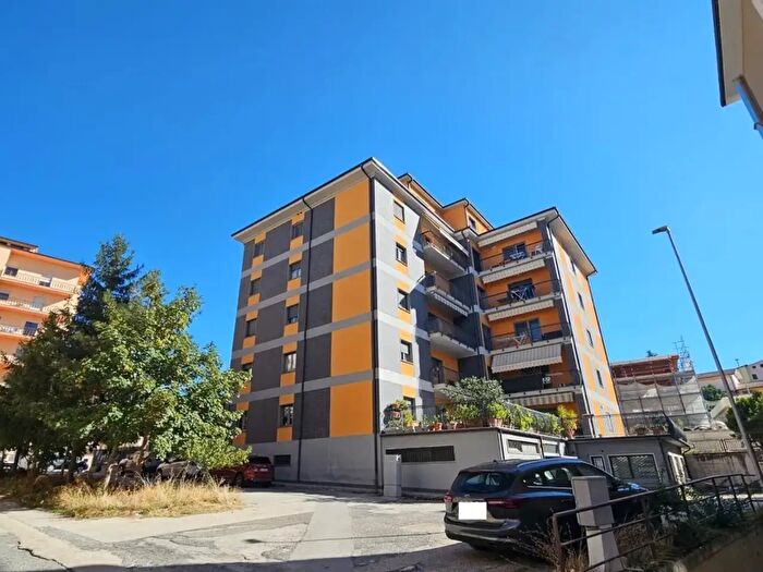 Appartamento quadrilocale in vendita in Via Giancandido Pastorelli, L'Aquila