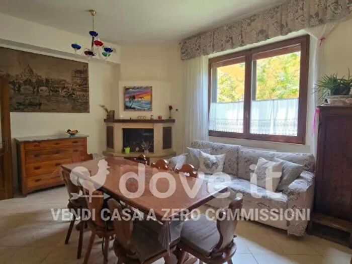 Appartamento quadrilocale in vendita in Viale Miralaghi, Sarteano