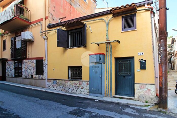 Casa bilocale in vendita in Via B Manfredi, Monreale