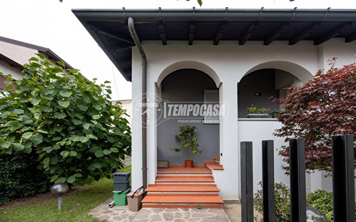 Casa quadrilocale in vendita in Via Leonardo da Vinci, Seriate