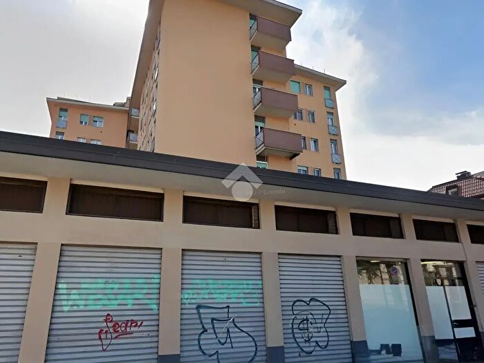 Appartamento trilocale in vendita in Via Terruggia, Milano