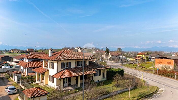 Casa con 7 locali in vendita in Via San Giacomo dei Passeri, Fossano