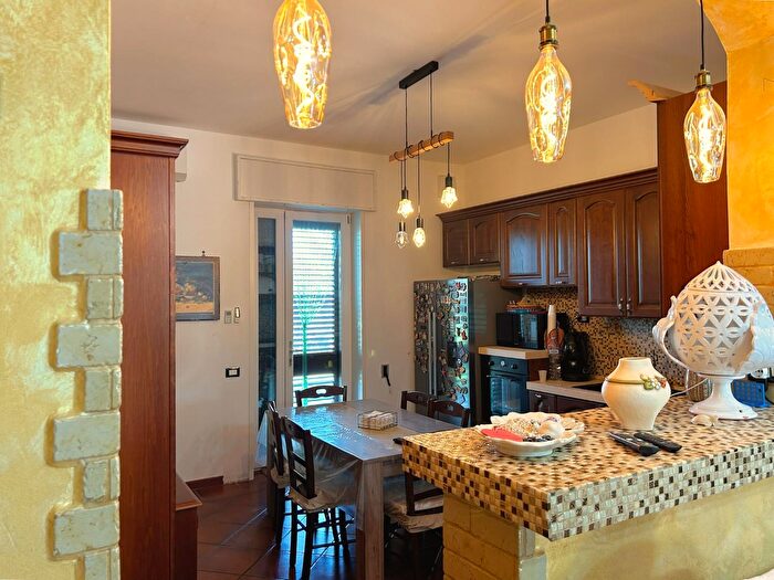 Casa con 5 locali in vendita in Nardo