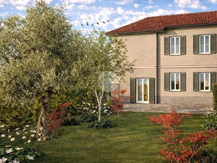 Casa quadrilocale in vendita in Via IV Novembre, Vimercate