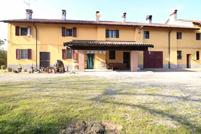 Casa con 6 locali in vendita in CNa Cassinetta, SantAlessio Con Vialone
