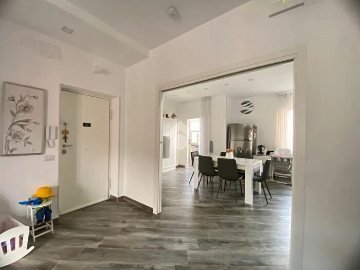 Appartamento quadrilocale in vendita in Via Enrico Forzati, Napoli