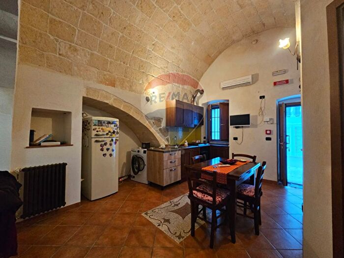 Casa quadrilocale in vendita in Via Papadotero, Oria