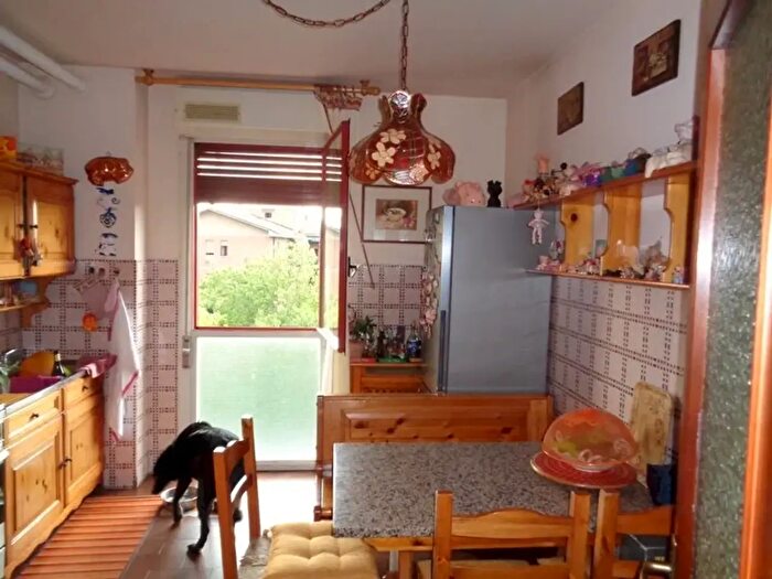 Appartamento quadrilocale in vendita in Via Nonantolana, Modena