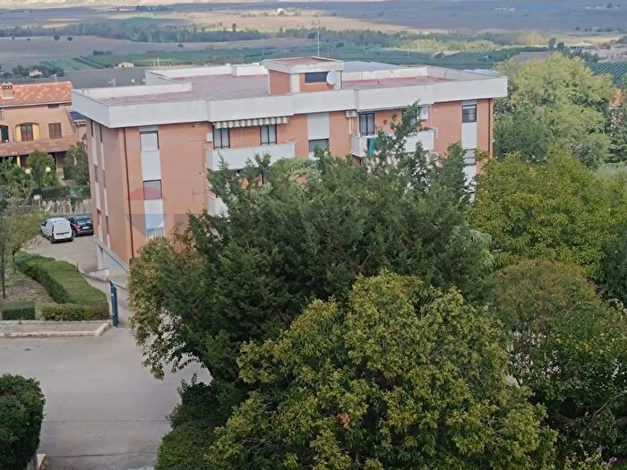 Appartamento con 5 locali in vendita in Via degli Ulivi, Castelluccio Dei Sauri