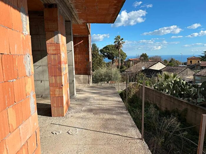 Casa con 15 locali in vendita in Quattordicesima Finita, Zafferana Etnea