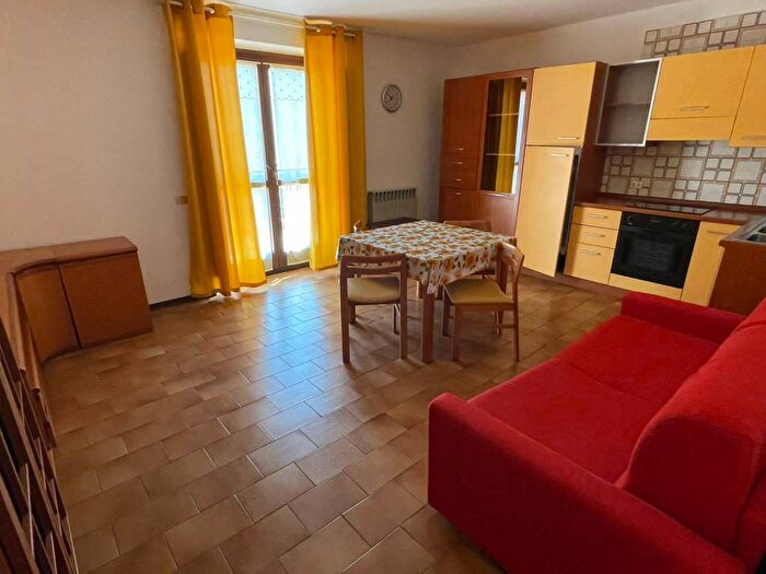 Appartamento bilocale in affitto in Rue de la Gare, Centro, Chatillon