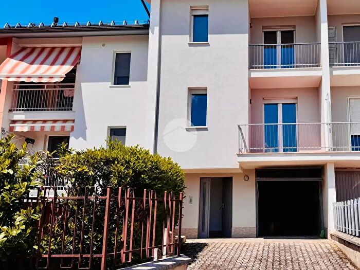 Casa quadrilocale in vendita in Via Acciano, LAquila