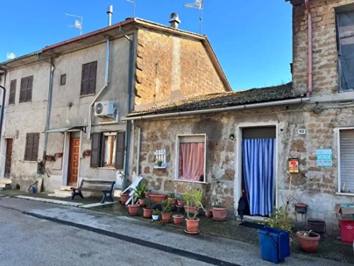 Appartamento trilocale in vendita in Via Enrico Celestini, Vasanello