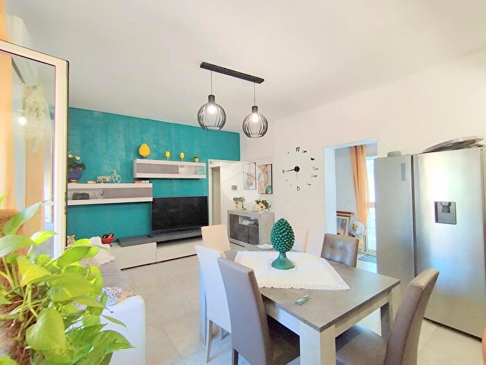 Appartamento quadrilocale in vendita in Vicolo Pantelleria, Palermo