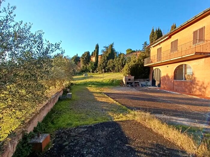 Casa in vendita in Casole DElsa