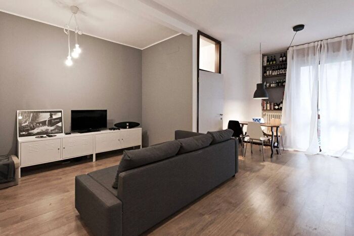 Appartamento trilocale in affitto in Via Giuseppe Dezza, Milano