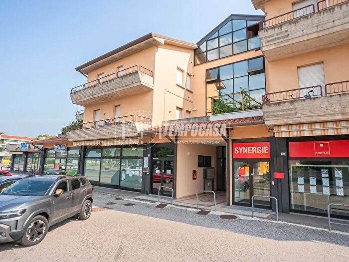 Appartamento trilocale in vendita in Via Giovanni Falcone, Montichiari