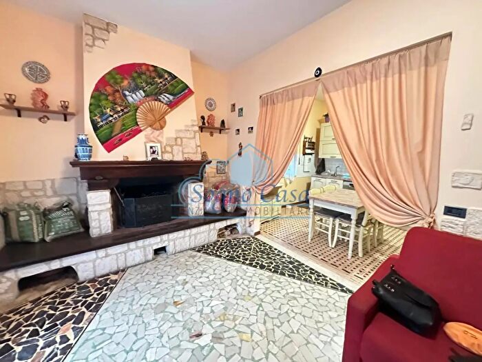 Casa con 8 locali in vendita in Castelnuovo Magra