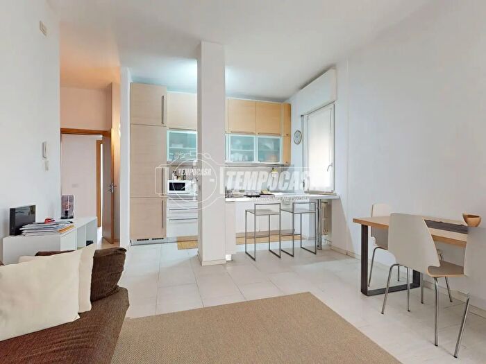Appartamento trilocale in vendita in Viale Luigi Vaschi, Mantova