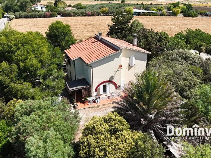 Casa con 6 locali in vendita in Strada Selva Nera, Capalbio