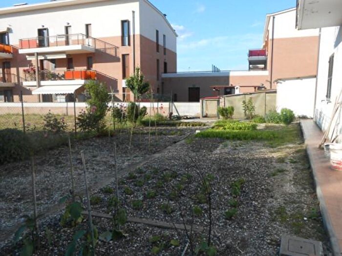 Casa quadrilocale in vendita in Via Montegrappa, Jesi