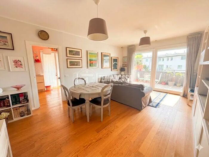 Appartamento trilocale in vendita in Via Statale, Merate