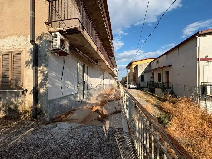 Casa quadrilocale in vendita in Via G Parisio, Sellia Marina