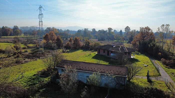 Casa con 7 locali in vendita in Via Baudenile, Leini