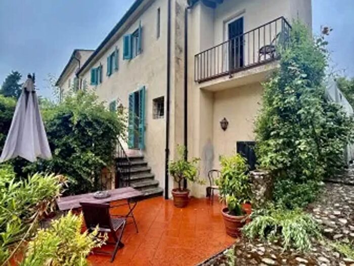 Casa trilocale in affitto in Via di Cocombola, Lucca