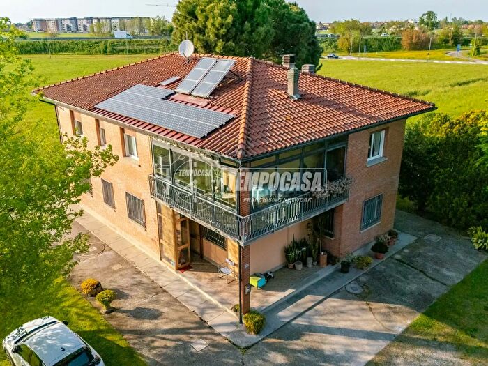 Casa con 15 locali in vendita in Via Foggianova, Castenaso