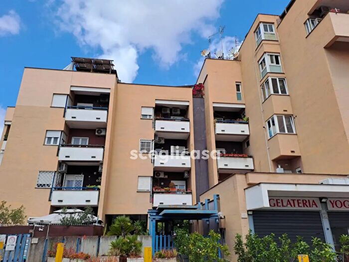 Appartamento quadrilocale in vendita in Via della Casetta Mattei, Roma