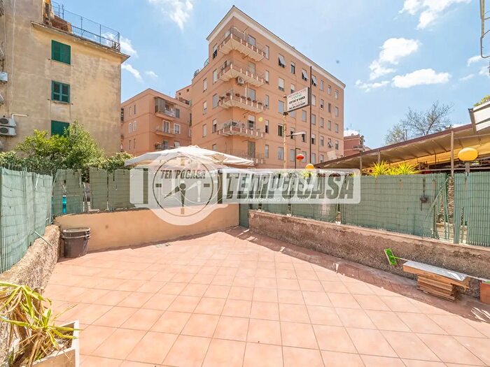 Appartamento bilocale in vendita in Via Urbano II, Roma