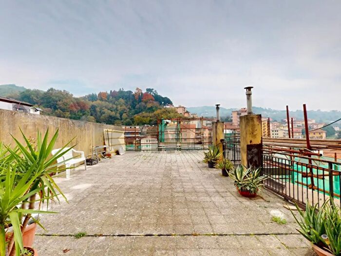 Appartamento trilocale in vendita in Via Martiri della Libertà, Campomorone