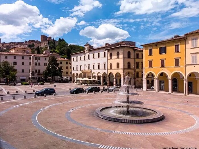 Appartamento trilocale in vendita in Colle Di Val DElsa