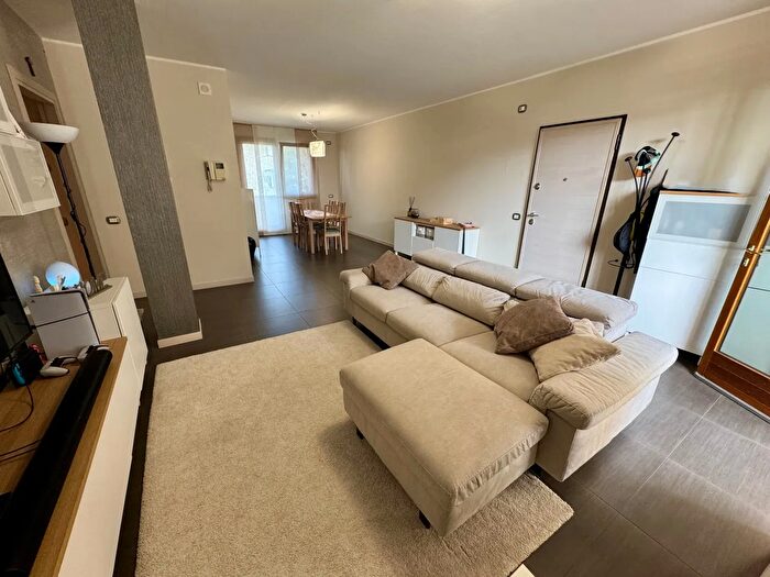 Appartamento trilocale in vendita in Via Matteo Molini, Bagnoli Di Sopra