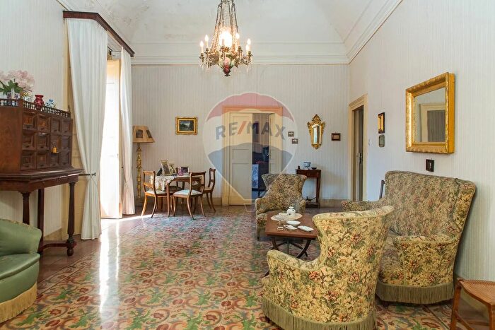 Casa con 12 locali in vendita in Via Conte Alaimo, Lentini