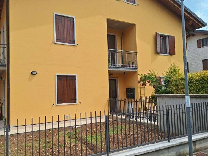 Appartamento trilocale in affitto in Via Luigi Einaudi, Grezzana