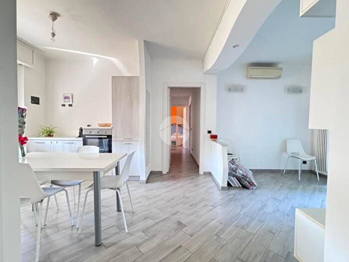 Appartamento trilocale in affitto in Via Chiari, Certosa, Milano