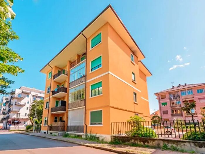 Appartamento trilocale in vendita in Via Felice Bertolino, Cuneo