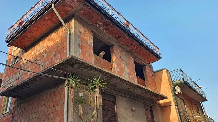 Casa quadrilocale in vendita in Via Giovanni Pascoli, Gravina Di Catania