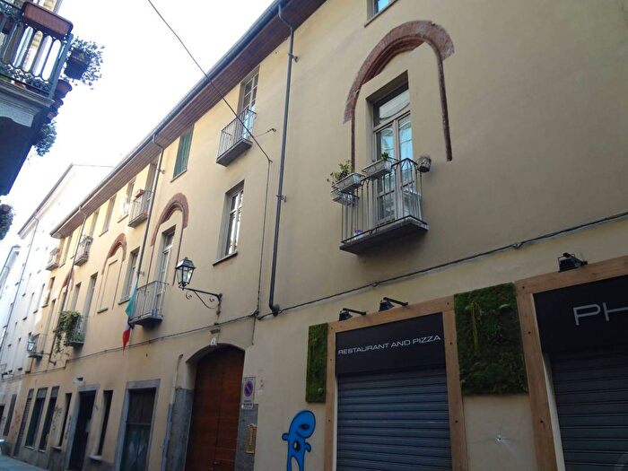 Appartamento trilocale in affitto in Via Gian Francesco Bellezia, Quadrilatero Romano, Torino