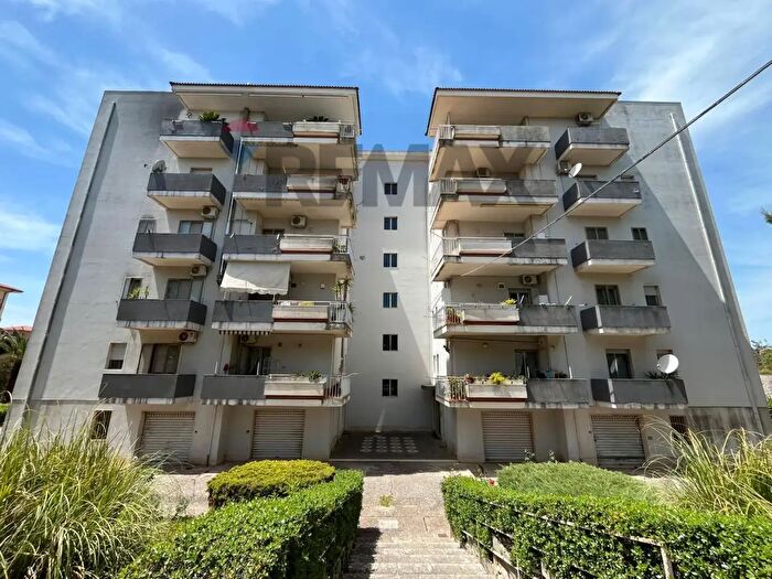 Appartamento con 7 locali in vendita in Via Ugo La Malfa, Ragusa