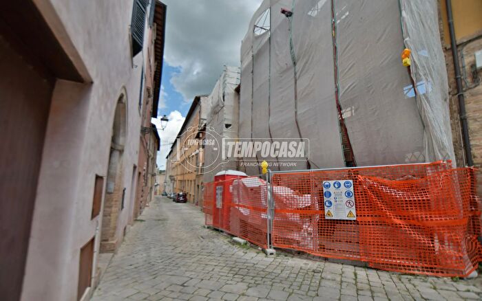Casa quadrilocale in vendita in Via Cesare Battisti, San Severino Marche