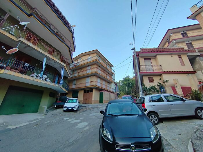 Appartamento quadrilocale in vendita in Mili Sanpietro Messina, Messina