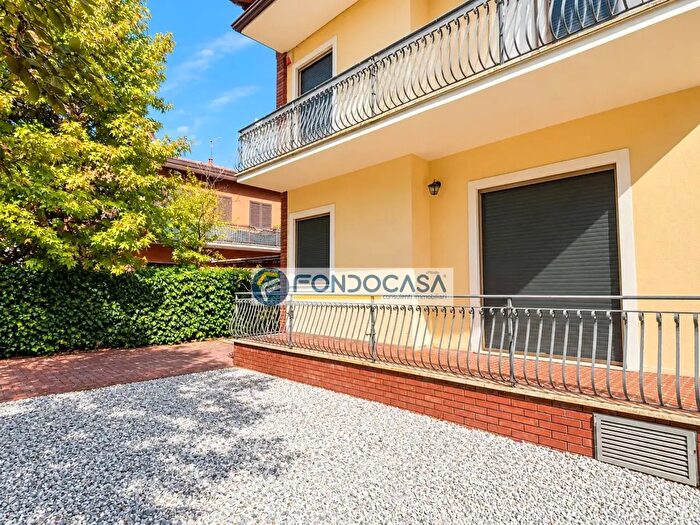 Casa quadrilocale in vendita in Via GDonzietti, Massa